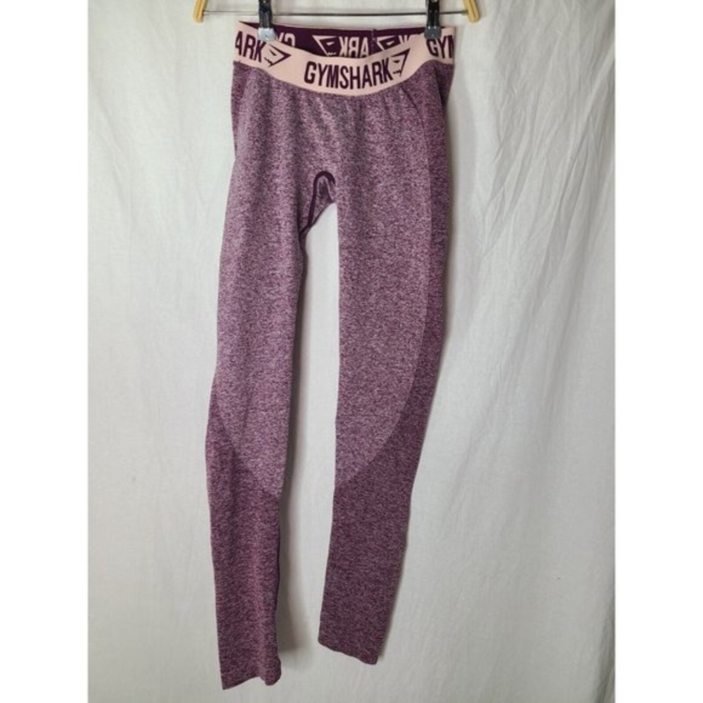 Gymshark Flex Mid Rise Waist Spellout
Leggings Claret Mari Pink Size Small